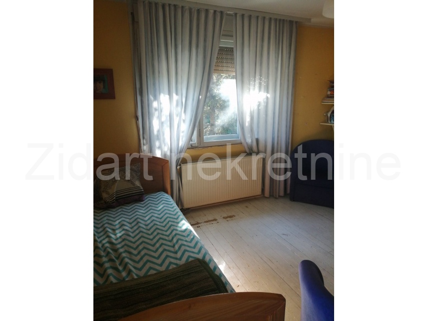 Будинок, 1313 м², 95 000$ — FAKTOR